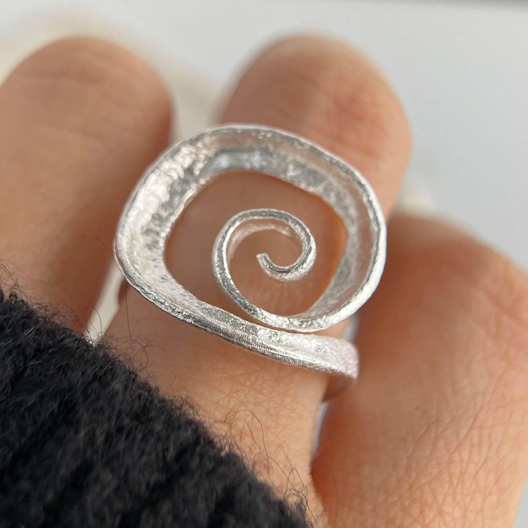 خواتم من الفضة الإسترليني عيار 925 للنساء والأزواج، بتصميم بسيط مصنوع يدويًا، مزينة بالزهور والأقواس والقلوب، هدية مجوهرات فاخرة، مضادة للحساسية.