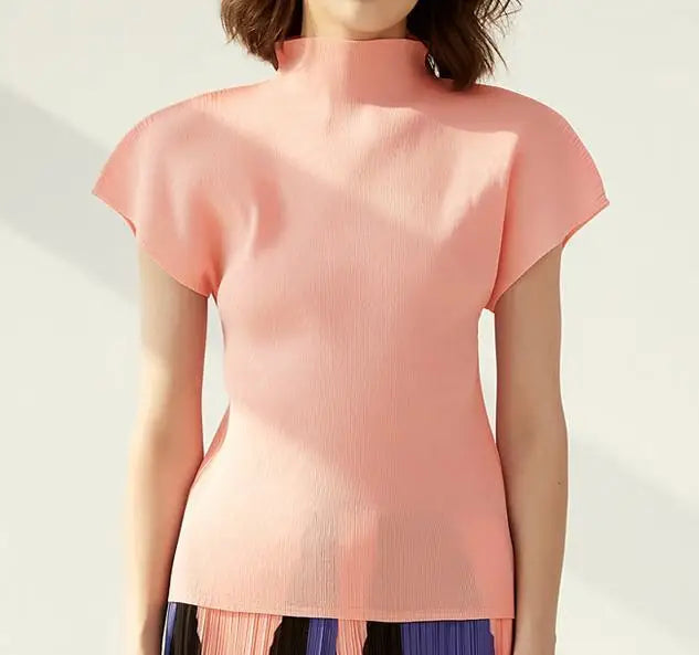 تيشيرتات مياكي السوداء ذات الياقة العالية والمطويات للنساء، صيف 2025، أزياء كورية كاجوال، ملابس أنيقة من تصميم مصممين