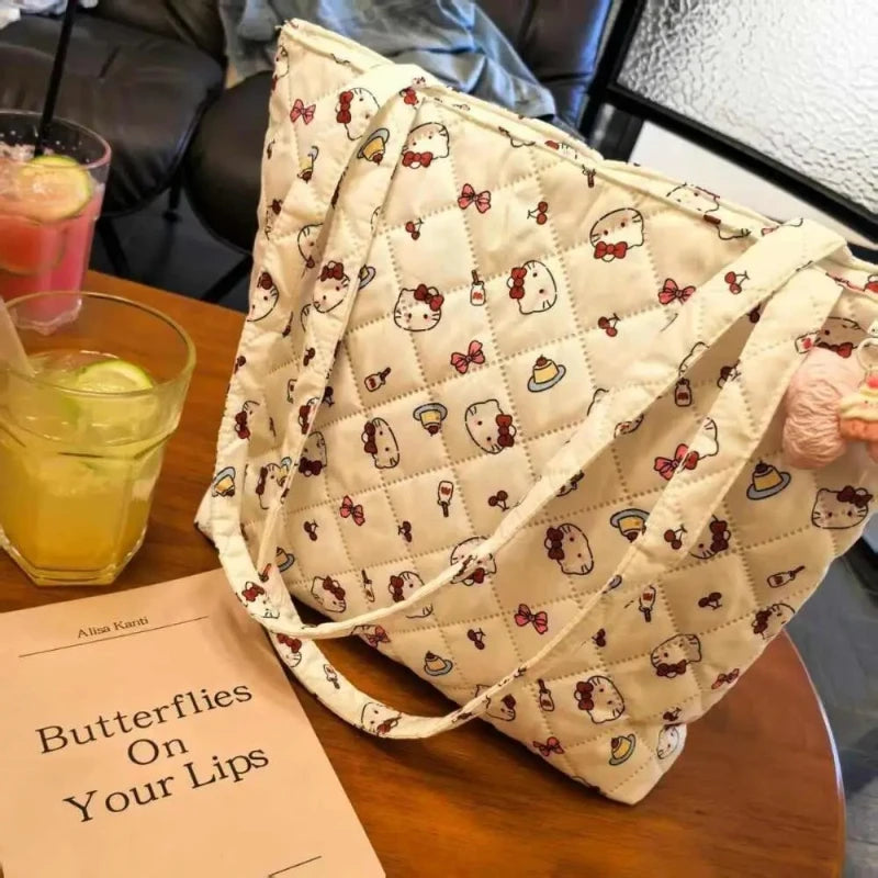 حقيبة تسوق مبطنة من سانريو هالو كيتي لخريف 2025، حقيبة كتف كبيرة الحجم من القطن المنفوخ بتصميم كاواي، محفظة لطيفة للنساء المراهقات