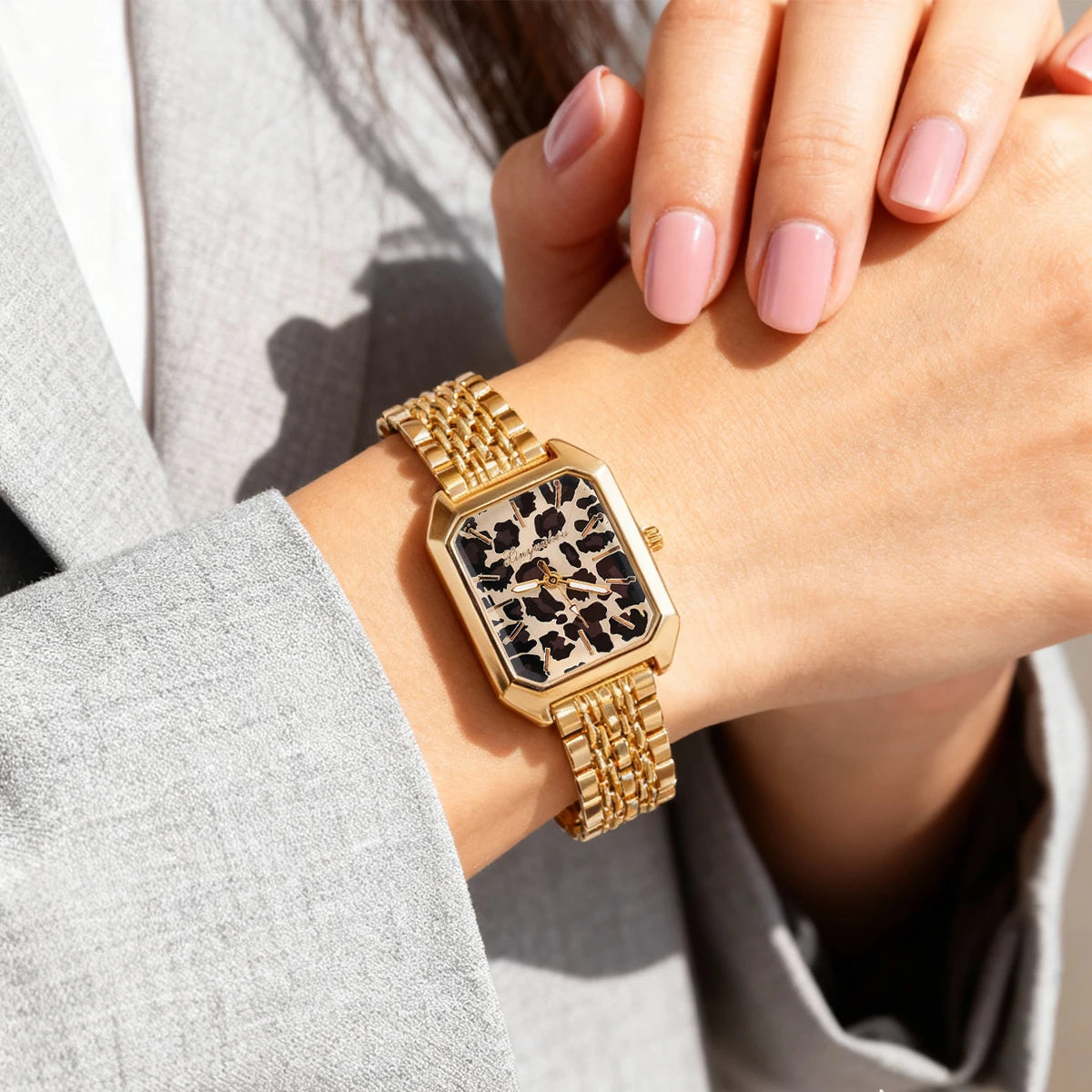 ساعة كوارتز نسائية أنيقة بتصميم مميز، مينا بنقشة جلد النمر، مناسبة للارتداء اليومي، هدية مثالية للذكرى السنوية أو عيد الميلاد.