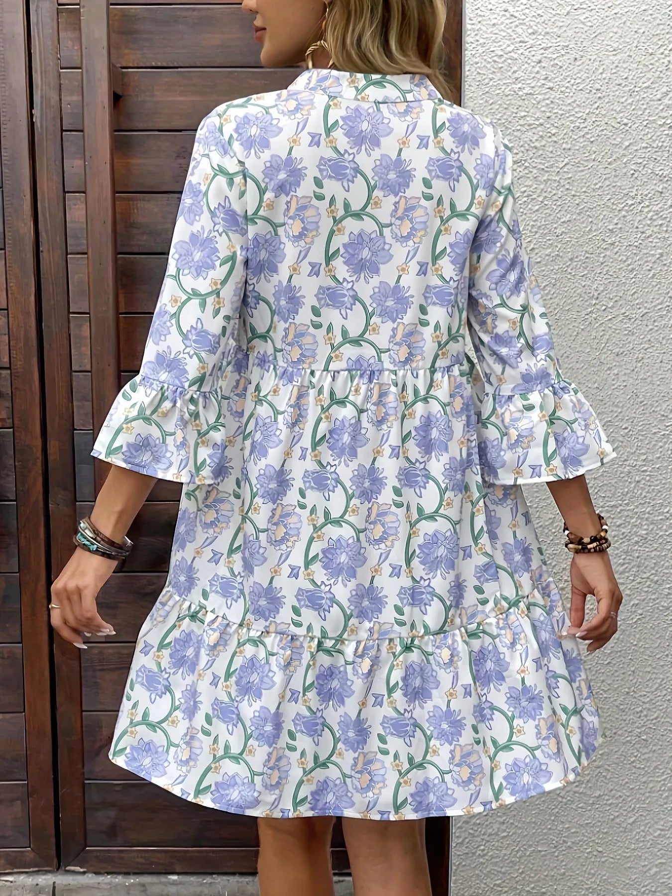Ladies elegant casual floral print V-neck three-quarter bell-sleeved loose dress