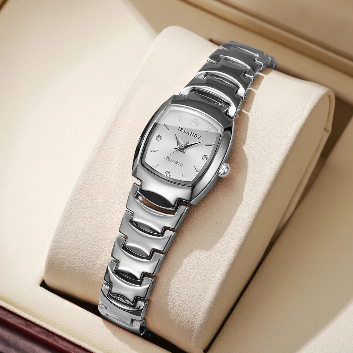 ساعة نسائية أنيقة مربعة الشكل تعمل بنظام الكوارتز التناظري، ساعة يد نسائية (بدون علبة)