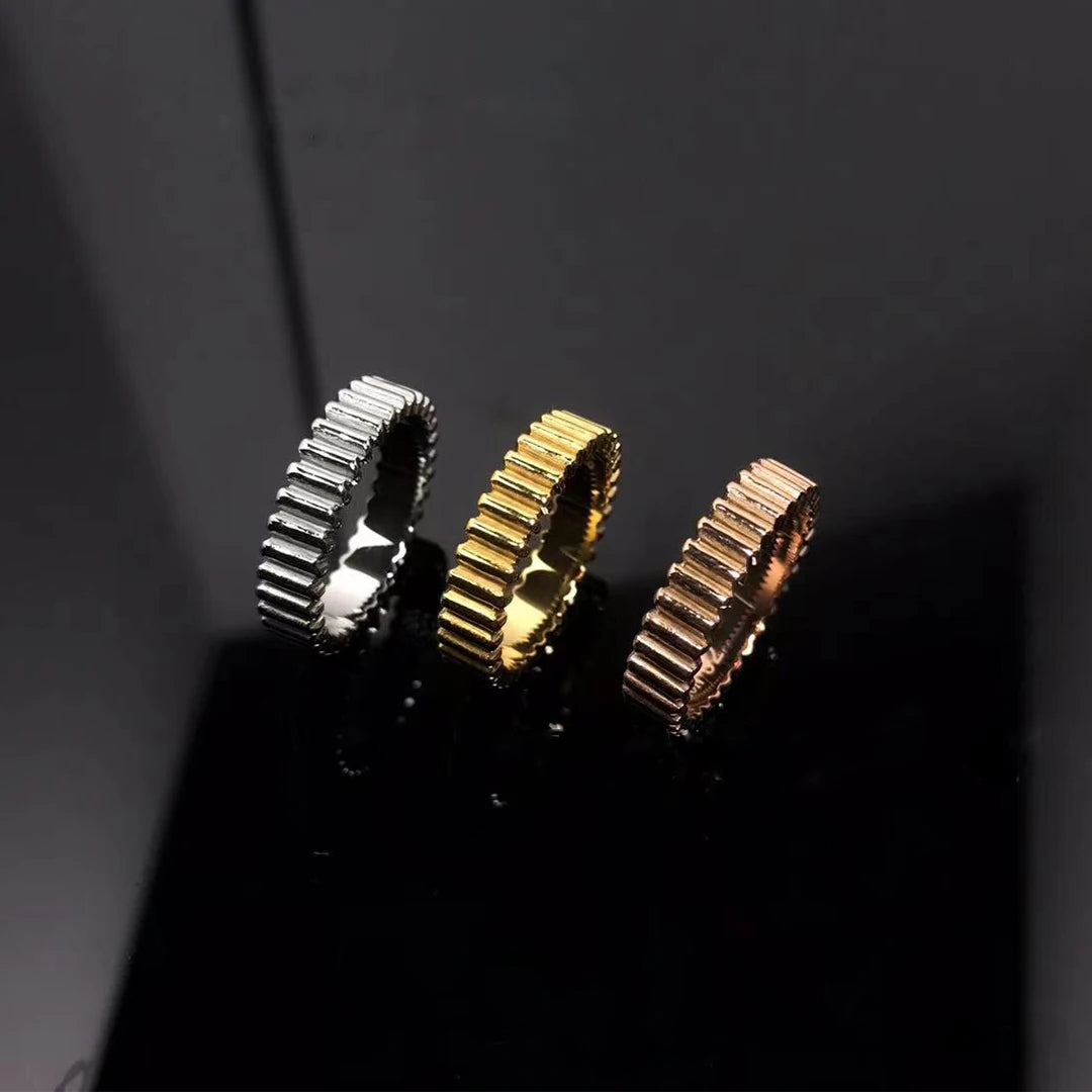 مجوهرات فاخرة من الفضة الإسترلينية عيار 925، خاتم بسيط مخطط عموديًا للرجال والنساء. مناسب للارتداء في أي مناسبة