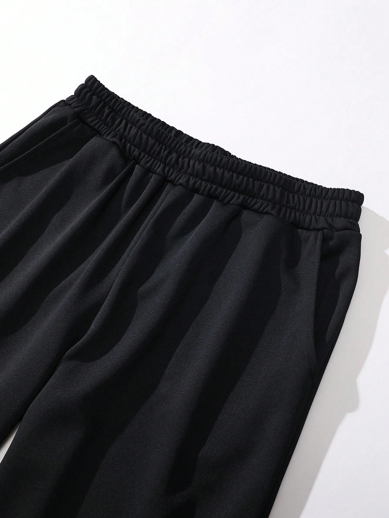 Men's Lightweight Solid Color Drawstring Wide Leg Pants Loose Casual Pants with Pockets Suitable for Autumn and Winter Seasons