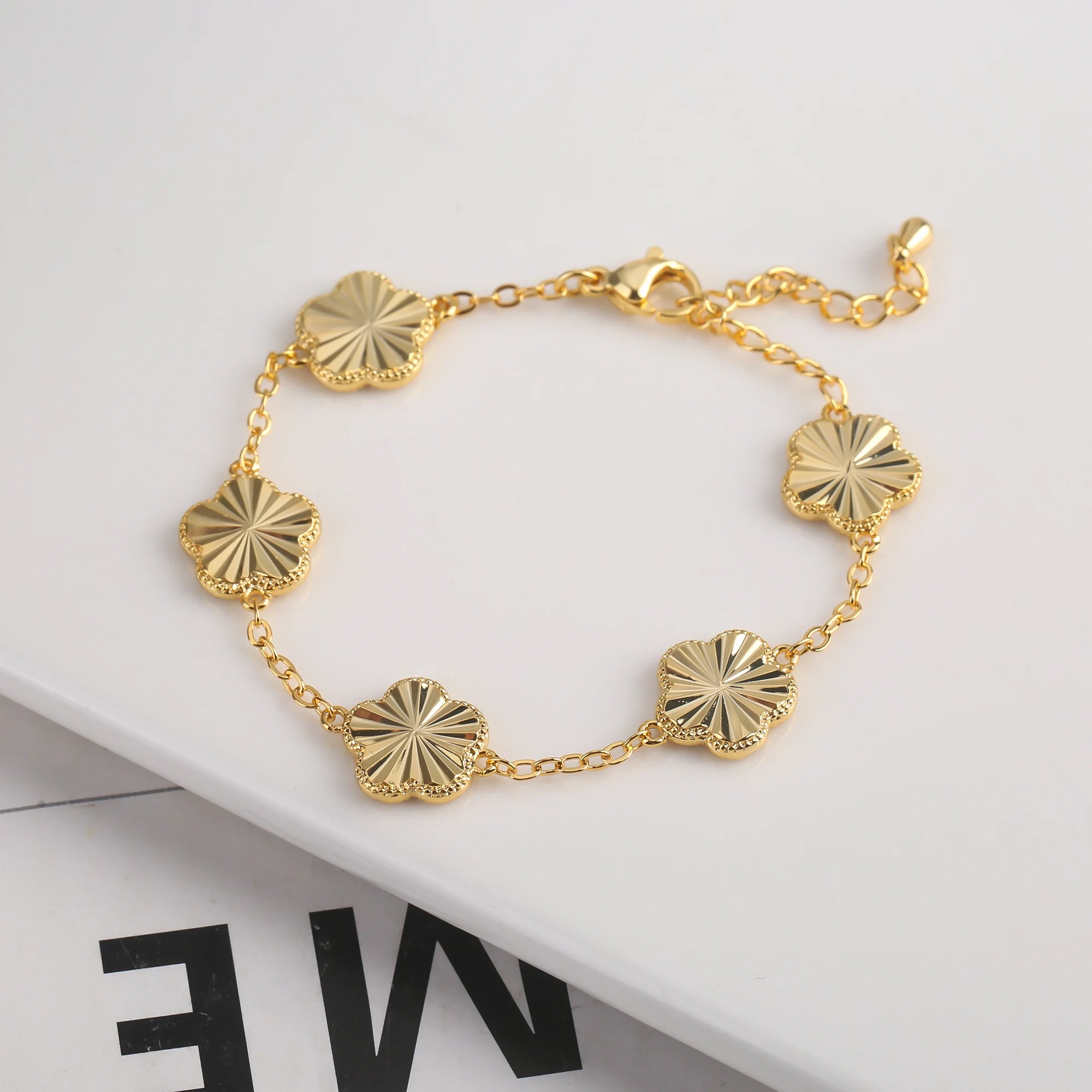 New Double Sided Minimalist Metal Jewelry Set With New Design Plum Blossom Plant Five Leaf Flower Gift For Women's Clover