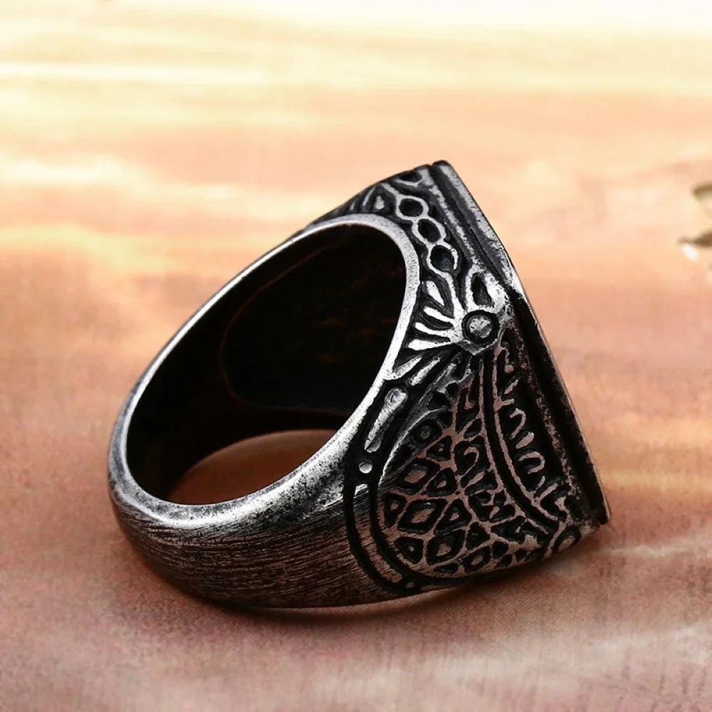 خاتم رجالي من الفولاذ المقاوم للصدأ بتصميم ريترو قابل للتخصيص، بنقش مصقول، مقاوم للماء، بمقاسات 7/8/9/10/11/12، مناسب للرجال، متوفر بالجملة مع خدمة الشحن المباشر.
