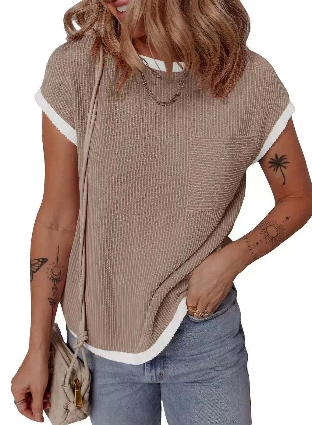 تيشيرت نسائي صيفي جديد لعام 2025، بياقة دائرية، محبوك بخطوط ملتوية، بتصميم كاجوال، بألوان متناقضة