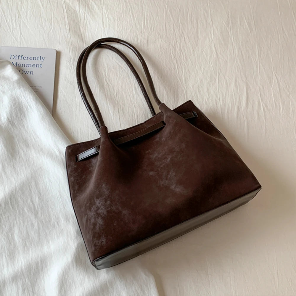 حقيبة كتف نسائية بتصميم كلاسيكي، عصرية وأنيقة، حقيبة عملية للتنقلات اليومية، حقيبة كتف واسعة