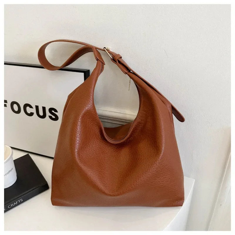 حقيبة توت جلدية عصرية للنساء لعام 2025، حقيبة كتف نسائية بسيطة كبيرة الحجم عالية السعة، حقائب يد نسائية، حقائب رسول