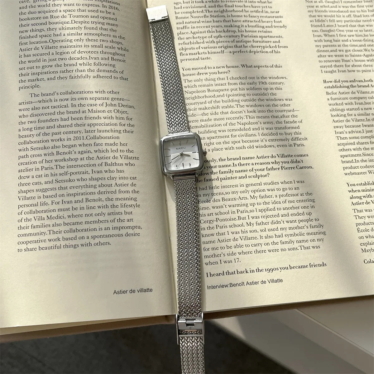 ساعة يد نسائية بسيطة كوارتز بتصميم كلاسيكي فاخر، هدية مثالية، ساعات نسائية بمينا صغير وسوار قابل للتعديل من الفولاذ المقاوم للصدأ.