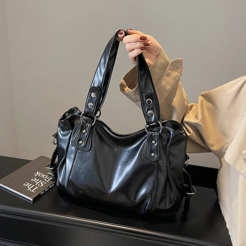 حقيبة كتف نسائية كبيرة الحجم من البولي يوريثان بلون نقي من قطعة واحدة