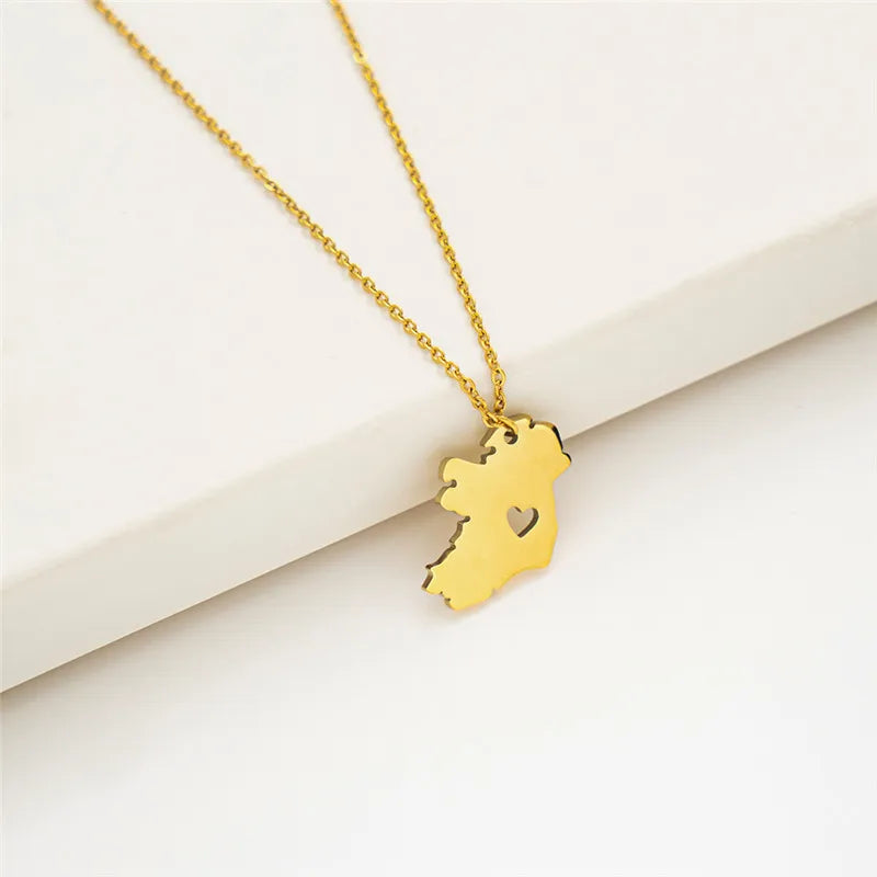قلادة نسائية على شكل خريطة أيرلندا الوطنية المجوفة على شكل قلب