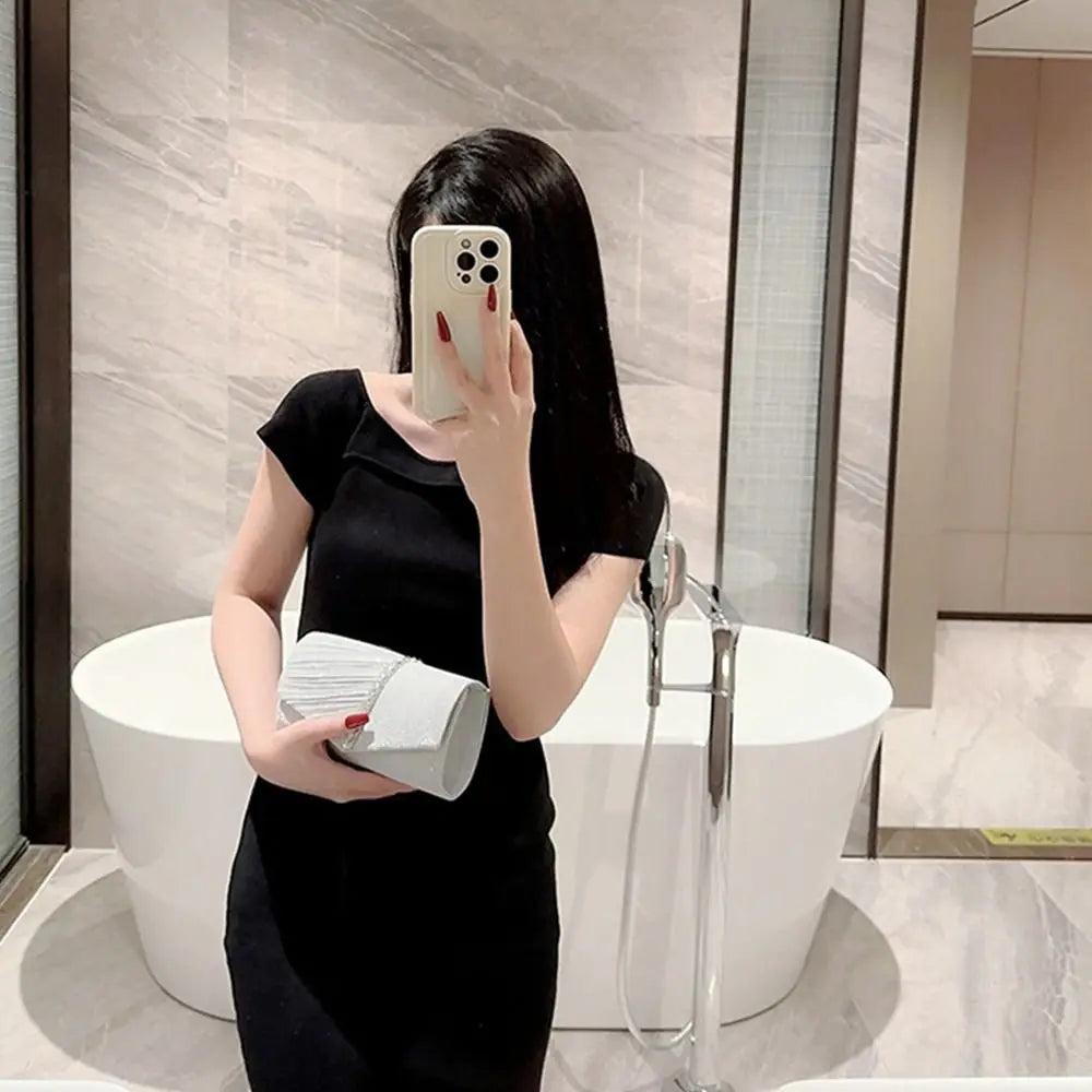 حقائب يد نسائية فاخرة مزينة بالترتر، حقائب سهرة لامعة، حقائب يد أنيقة لحفلات الزفاف والمناسبات الرسمية، حقائب كتف بسلسلة، حقائب عشاء