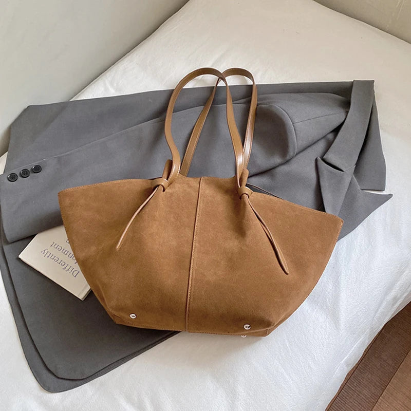 حقيبة كتف كبيرة الحجم من جلد الغزال بتصميم كلاسيكي، حقيبة أنيقة للأمهات والأطفال بتصميم جناح، حقيبة يد بسيطة وفاخرة ومتعددة الاستخدامات