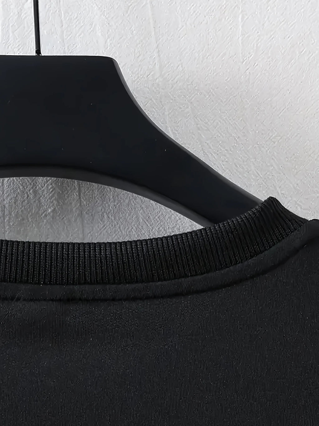 تيشيرت رجالي صيفي فضفاض مصنوع من القطن الخالص 100%، مطبوع عليه حروف WHATEVER، مريح وعملي، بياقة دائرية وأكمام قصيرة.