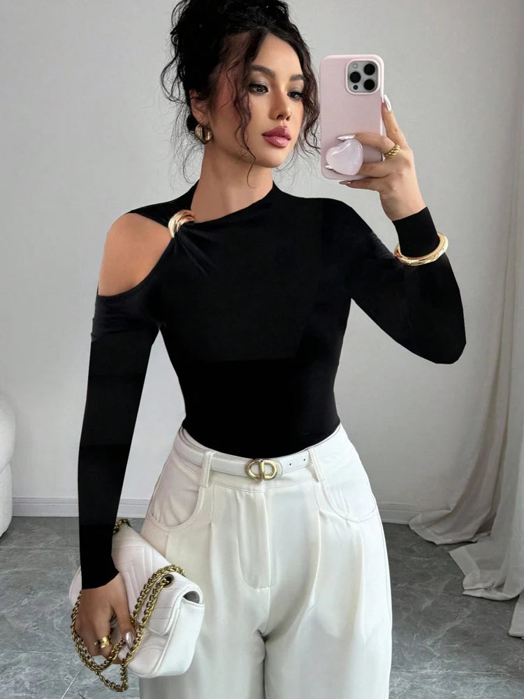 تي شيرت نسائي من كريسسين بكتف مكشوف وأكمام طويلة ومشبك معدني وقميص ضيق ومجوف منقوش منقوش بلوزة خريفية مناسبة للشارع تناسب نمط الحياة في سن 20 عامًا