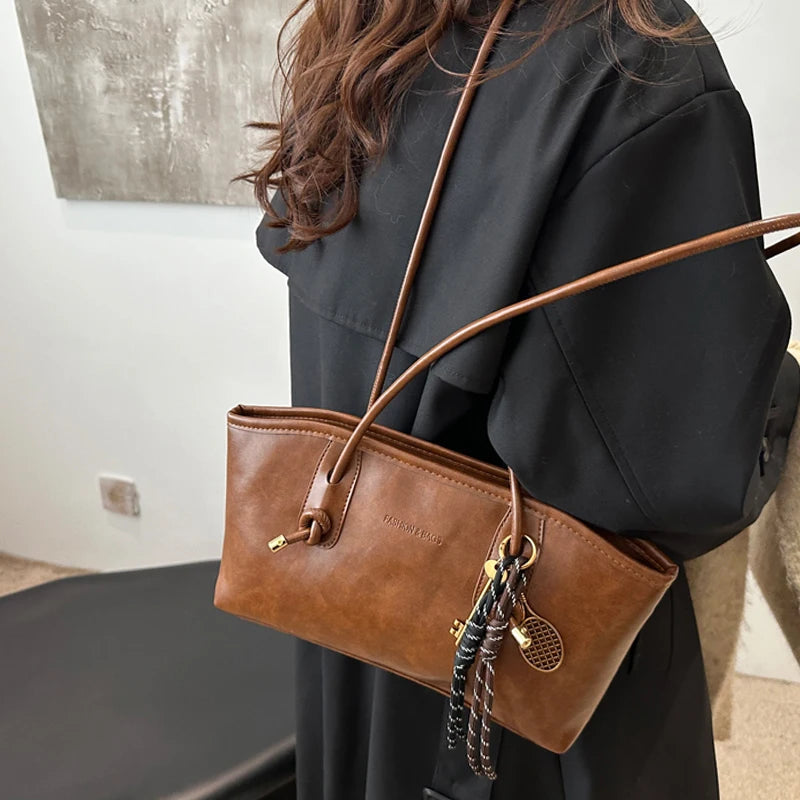 Women's Vintage Shoulder Tote Bag European American Advanced Simple Handbag Large Versatile Armpits Bag Pendant Женские сумки