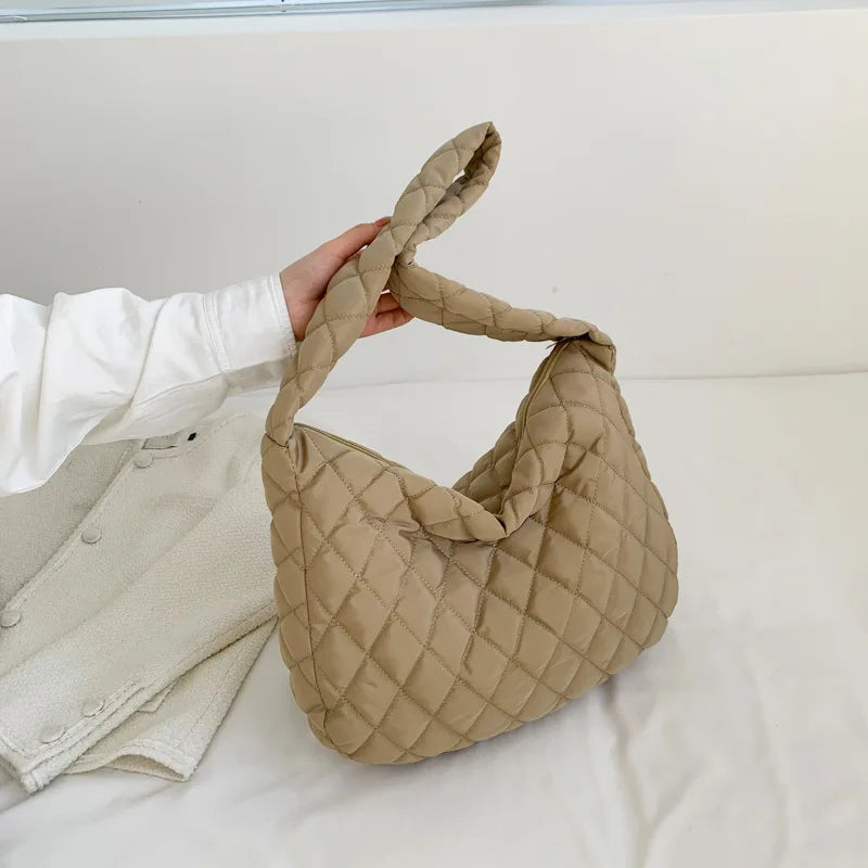 حقيبة كتف نسائية كلاسيكية من النايلون تحت الإبط حقيبة كتف نسائية كاجوال مقاومة للماء حقيبة كروس بودي للسيدات حقيبة يد مبطنة ذات سعة كبيرة