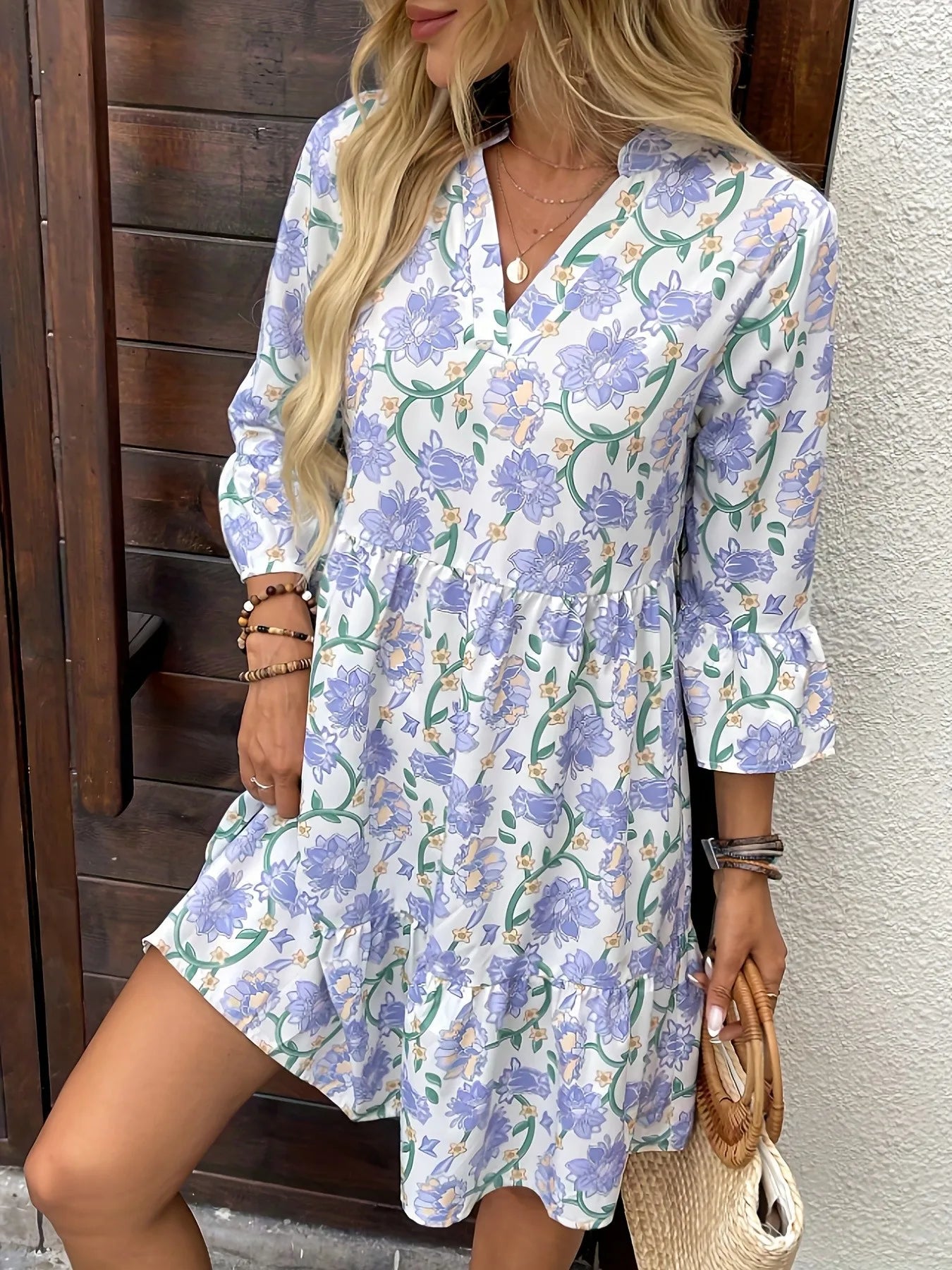 Ladies elegant casual floral print V-neck three-quarter bell-sleeved loose dress