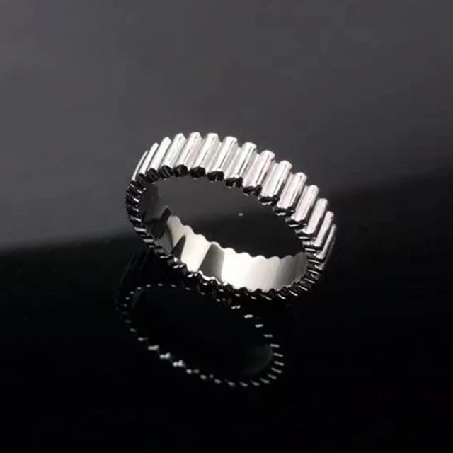 مجوهرات فاخرة من الفضة الإسترلينية عيار 925، خاتم بسيط مخطط عموديًا للرجال والنساء. مناسب للارتداء في أي مناسبة