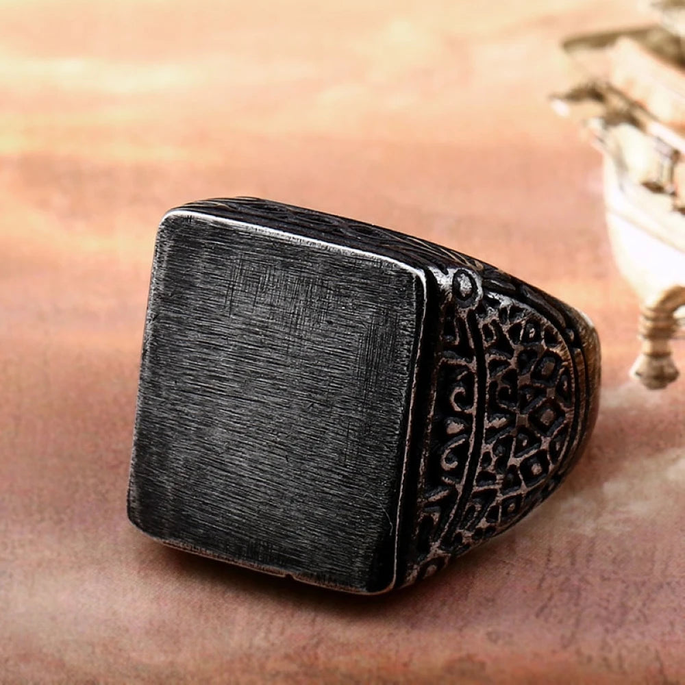 خاتم رجالي من الفولاذ المقاوم للصدأ بتصميم ريترو قابل للتخصيص، بنقش مصقول، مقاوم للماء، بمقاسات 7/8/9/10/11/12، مناسب للرجال، متوفر بالجملة مع خدمة الشحن المباشر.