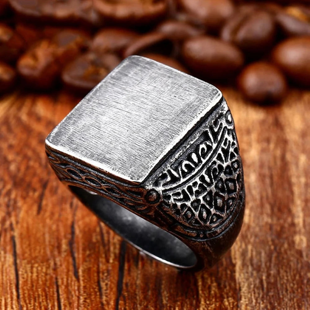 خاتم رجالي من الفولاذ المقاوم للصدأ بتصميم ريترو قابل للتخصيص، بنقش مصقول، مقاوم للماء، بمقاسات 7/8/9/10/11/12، مناسب للرجال، متوفر بالجملة مع خدمة الشحن المباشر.