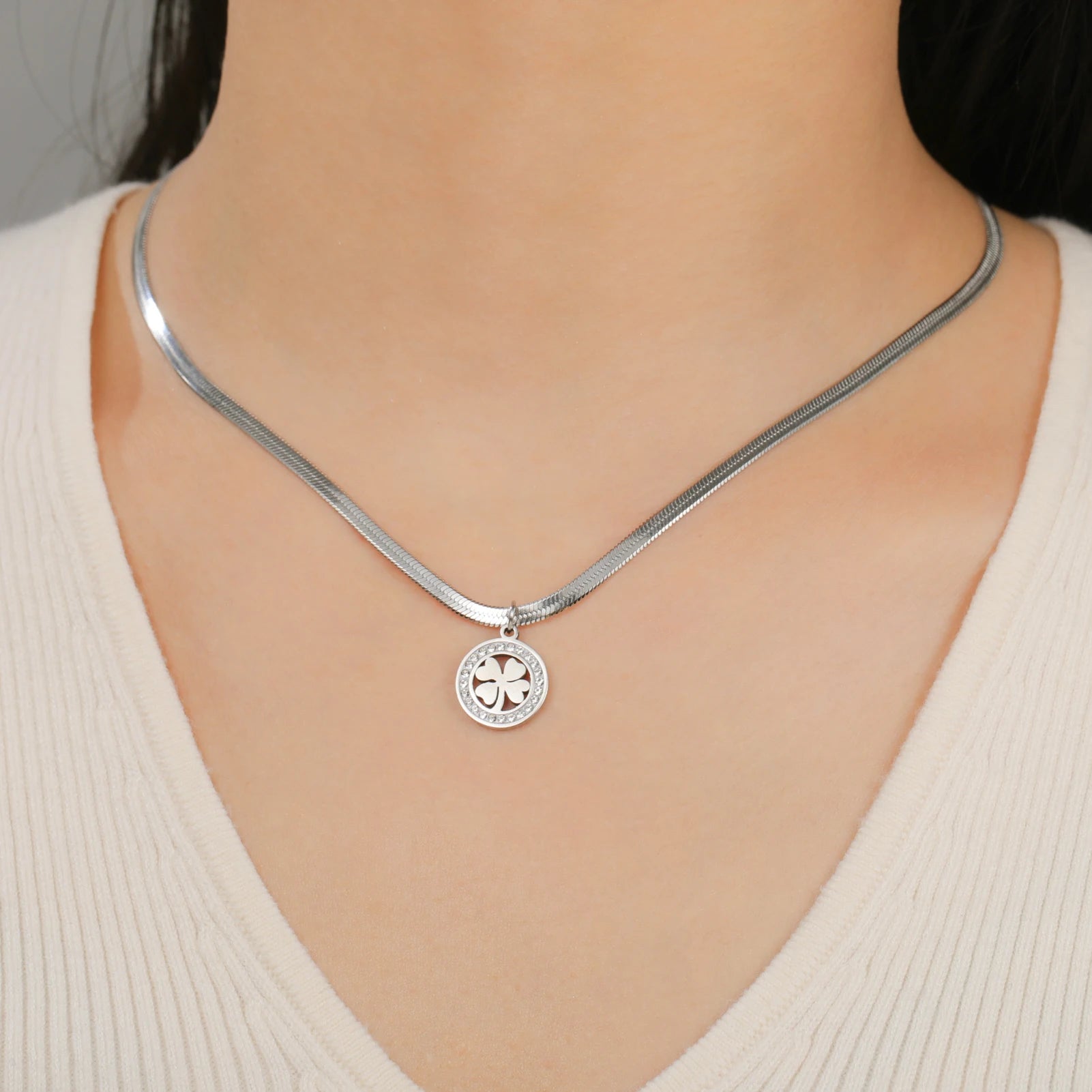 Skyrim Four Leaf Clover Zircon Round Pendant Necklace Stainless Steel Gold Color Choker for Women Jewelry Mother's Day Gift