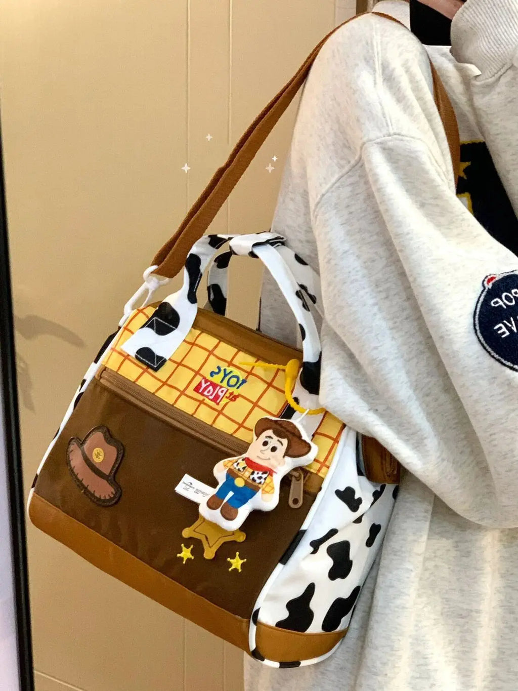 حقيبة يد ديزني توي ستوري بغطاء رأس باز لايتيير، حقيبة كتف لطيفة، حقيبة كروس بودي، حقيبة حمل كبيرة السعة