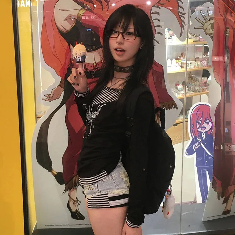 تي شيرت Karrram الياباني Y2K المزيف المكون من قطعتين، تي شيرت مطبوع عليه وشم من العقد الأول من القرن الحادي والعشرين، تي شيرت بجماليات الجرونج، تي شيرت مرقع، تي شيرت على الطراز القوطي العتيق