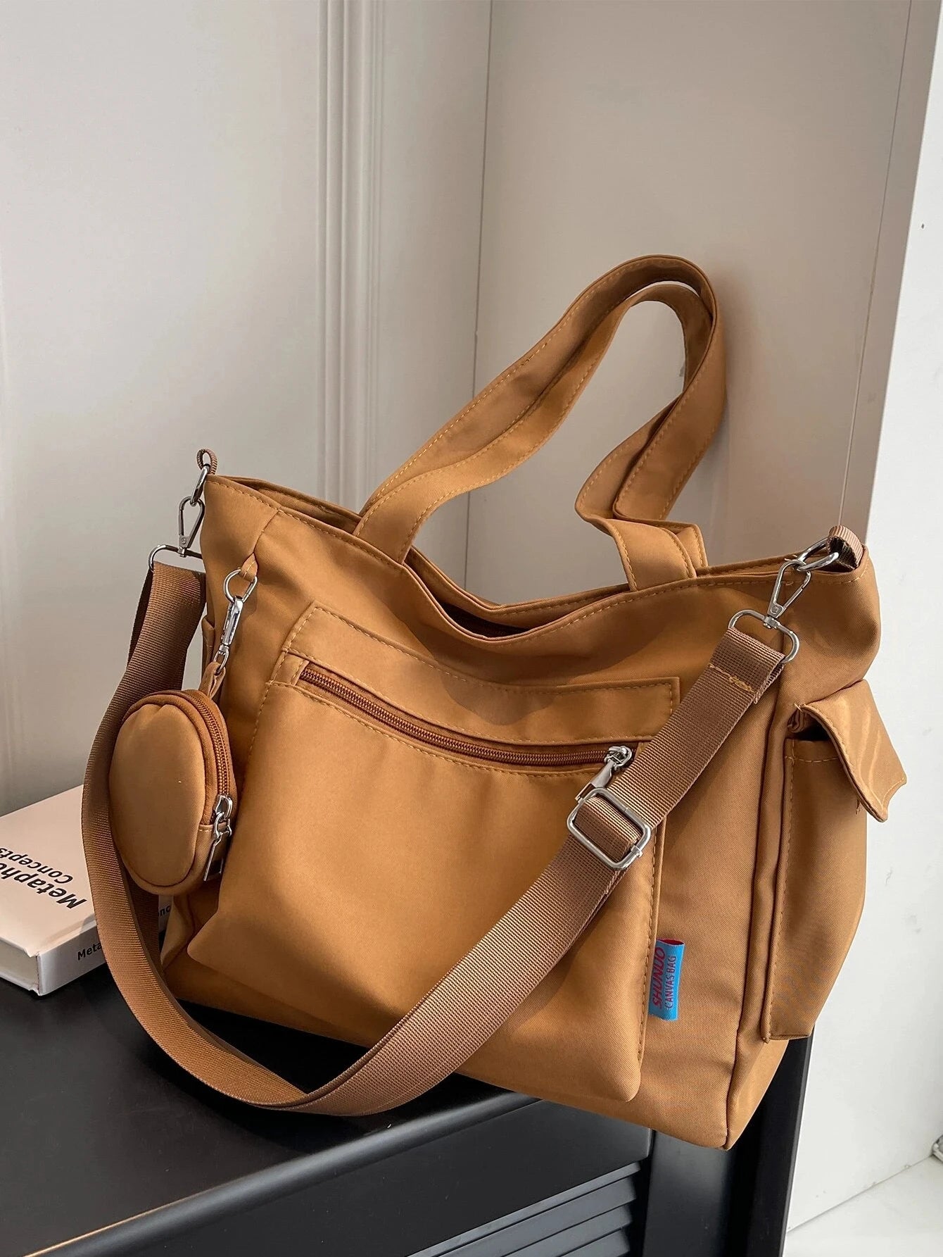 حقيبة تسوق كبيرة الحجم للجنسين مع جيب للعملات المعدنية، حقيبة مدرسية أنيقة لطلاب المدارس المتوسطة، حقيبة كاجوال، حقيبة كتف كروس بودي