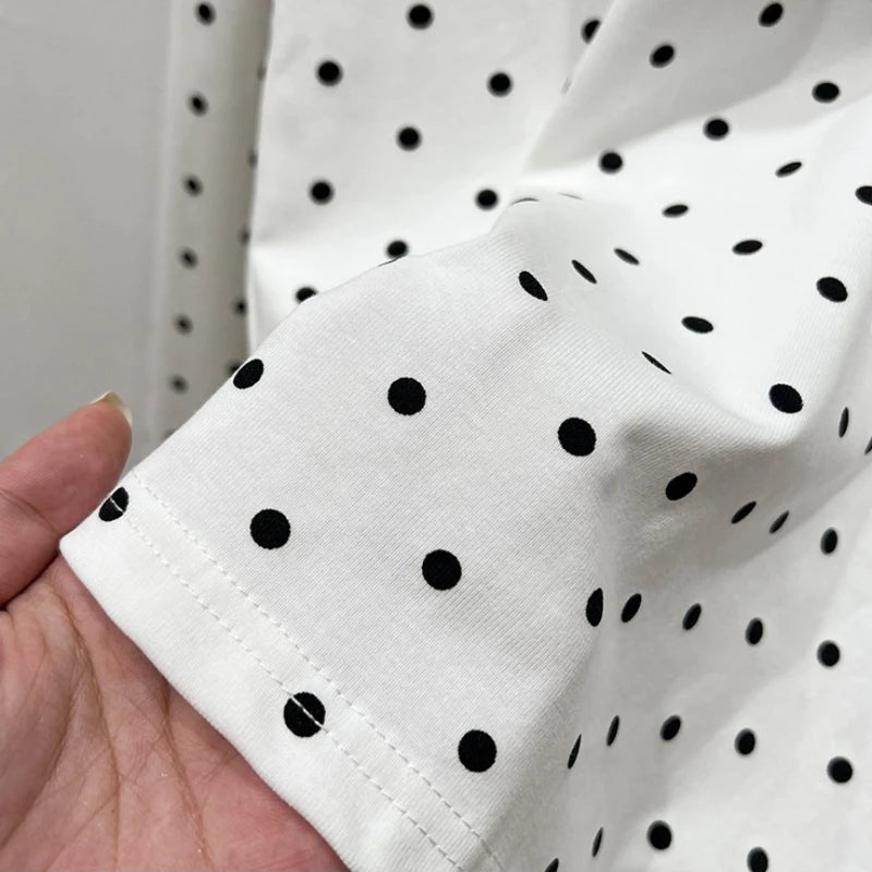 تي شيرت AOSSVIAO 2025 الكوري الجميل المنقط بالبولكا للنساء، تي شيرتات كاجوال بأكمام طويلة ورقبة دائرية، تي شيرتات جديدة ضيقة ومثيرة في أوائل الخريف