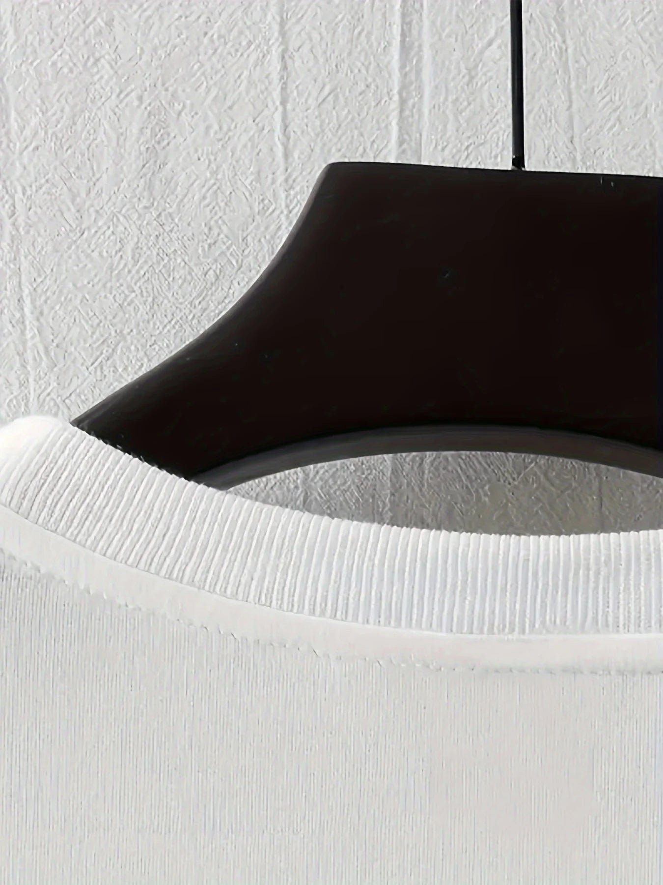 تيشيرت رجالي صيفي فضفاض مصنوع من القطن الخالص 100%، مطبوع عليه حروف WHATEVER، مريح وعملي، بياقة دائرية وأكمام قصيرة.