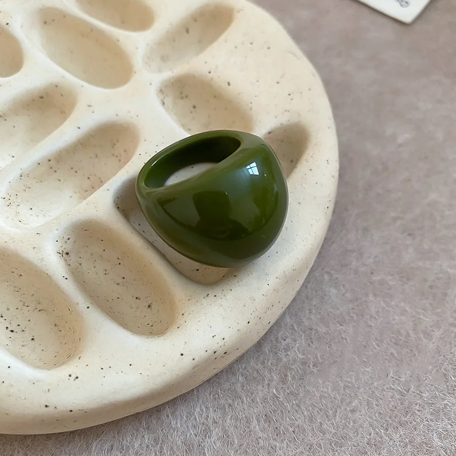 خاتم من الراتنج الأكريليكي بألوان الحلوى، بتصميم هندسي دائري بسيط وعصري، مناسب للأصابع، خواتم نسائية قابلة للتكديس، إكسسوارات مجوهرات يدوية.