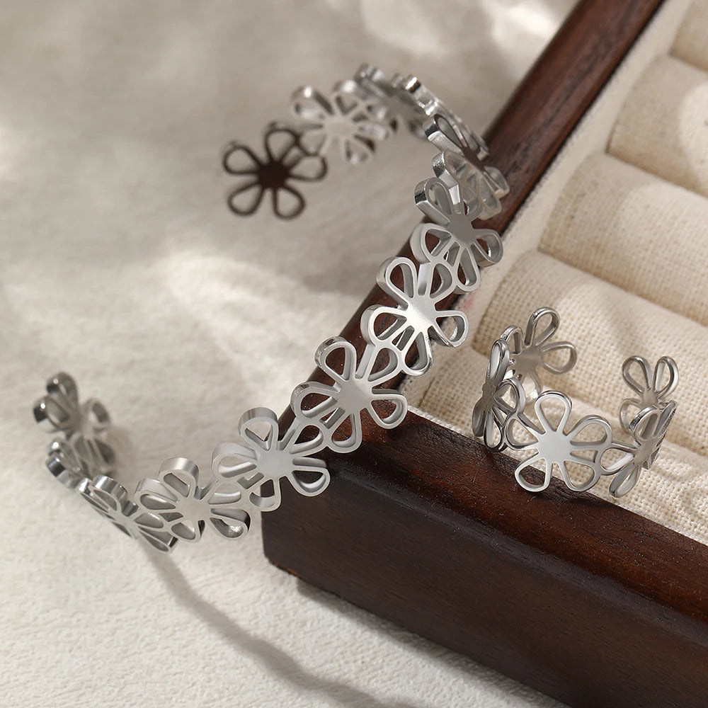 طقم أساور وخواتم من الفولاذ المقاوم للصدأ بتصميم زهور مجوفة، سوار وخاتم بتصميم كلاسيكي مميز للنساء، مجوهرات عالية الجودة لا يتغير لونها، هدية جديدة