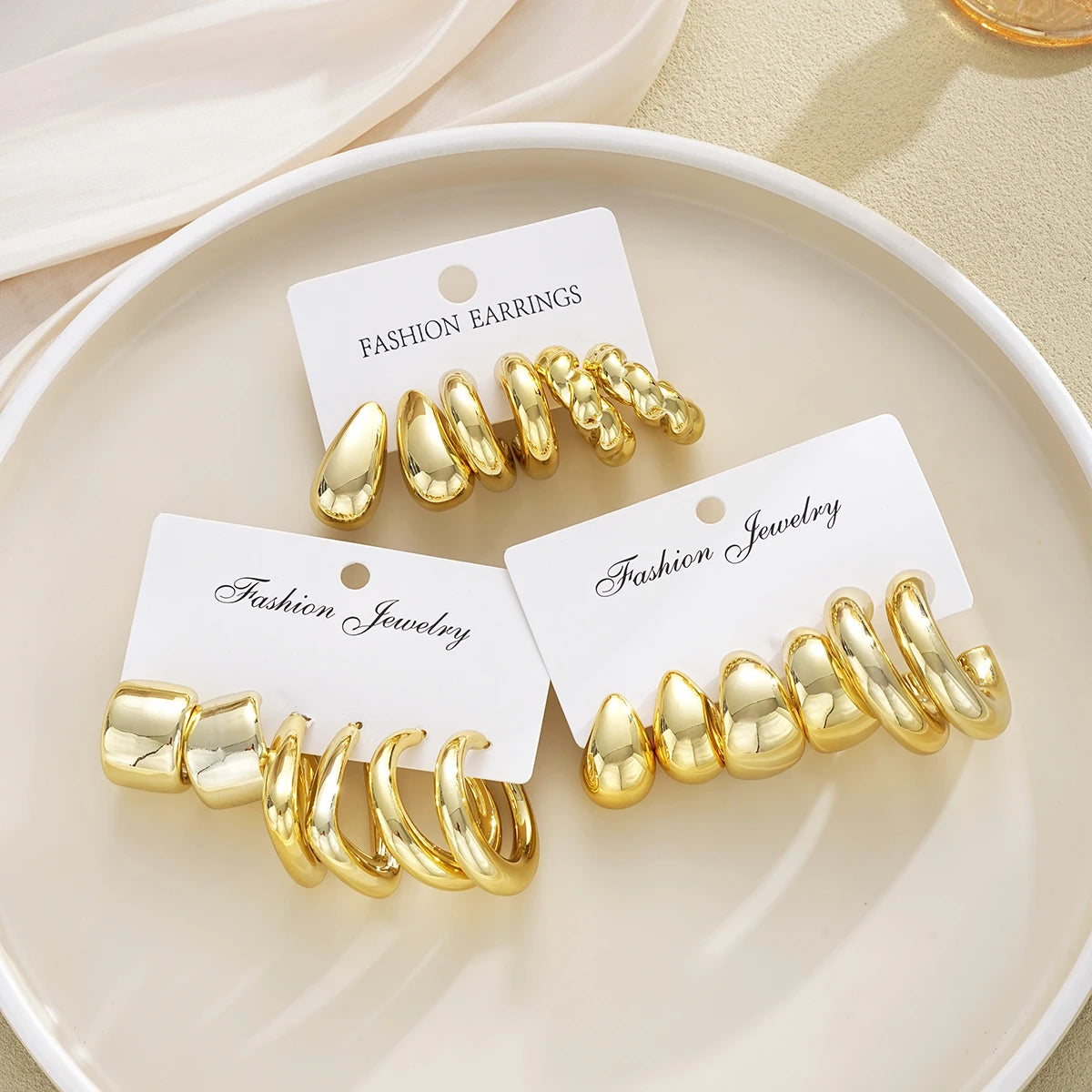 مجموعة من 18 قطعة من أقراط قطرة الماء العصرية للنساء، أقراط حلقية ملتوية بتصميم هندسي عتيق ومبالغ فيه، هدايا مجوهرات شخصية جديدة