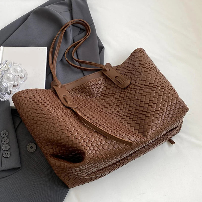 حقيبة يد نسائية متعددة الوظائف بلون سادة، حقيبة كتف نسائية بسيطة، حقيبة يد خفيفة الوزن للتنقل للاستخدام اليومي في المكتب