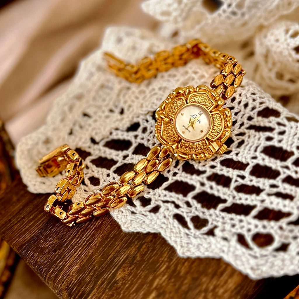 1 Piece of New French Retro Camellia Gold Small Dial Women's Watch, Fashionable, Simple, Luxurious, Elegant and Compact Women's Quartz Watch, Stainless Steel Strap, Solid Color and Durable, Suitable for Daily Wear, Dinner and