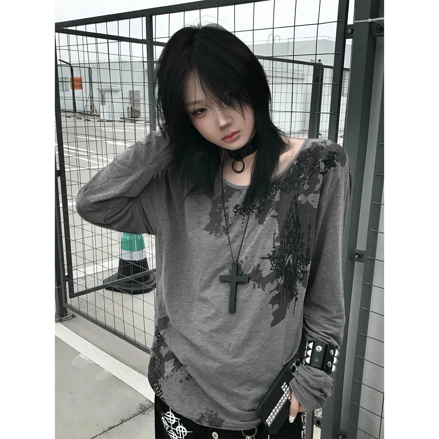 تي شيرت Genayooa Gothic Print نسائي بأكمام طويلة كاجوال Y2k Vintage Grunge Tops Tee Streetwear American Retro Tshirts Fairycore