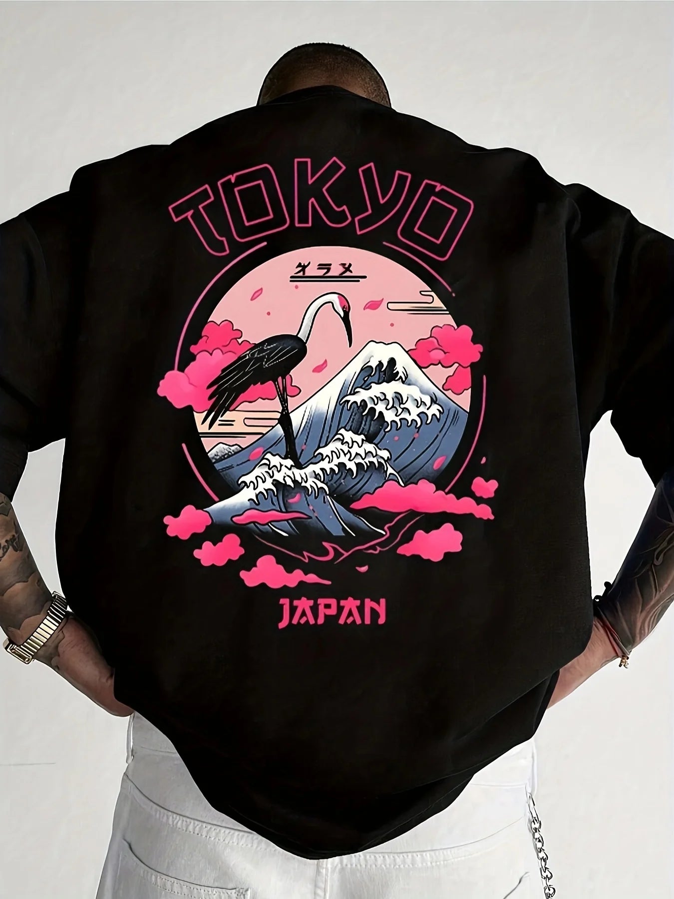 تيشيرت رجالي صيفي مصنوع من القطن الخالص بنسبة 100%، بنقشة طوكيو العصرية، فضفاض، بياقة دائرية وأكمام قصيرة.