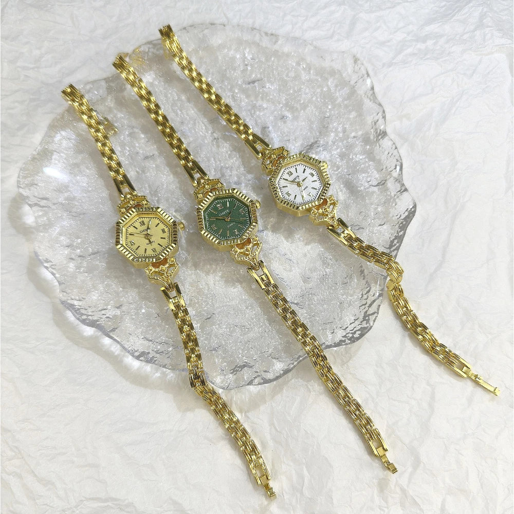 ساعة يد نسائية فاخرة من ماركة مشهورة، بمينا بيضاوي، أنيقة، صغيرة الحجم، بسوار ذهبي رفيع، تعمل بحركة كوارتز، هدية مثالية، خدمة توصيل مباشرة.