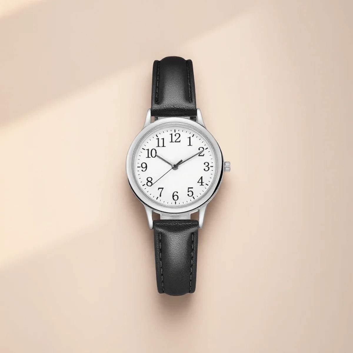 ساعة كوارتز نسائية أنيقة بتصميم بسيط وسوار رفيع، أرقام سهلة القراءة، ساعة يد نسائية عصرية مناسبة للإطلالات الكاجوال