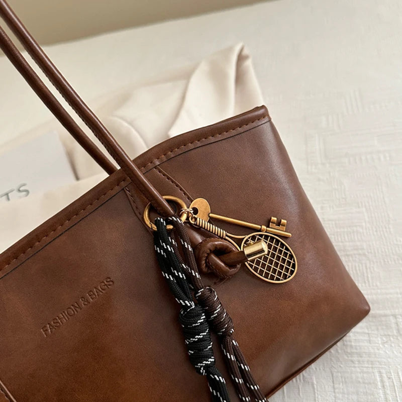 Women's Vintage Shoulder Tote Bag European American Advanced Simple Handbag Large Versatile Armpits Bag Pendant Женские сумки