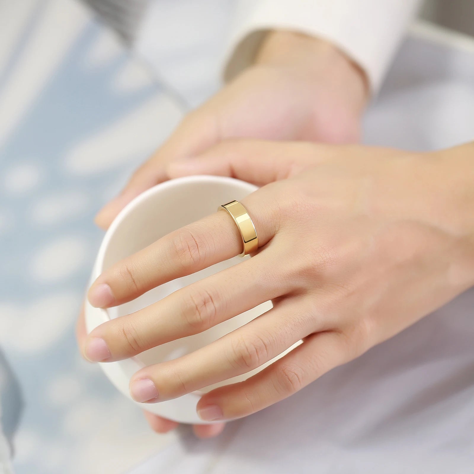 خاتم زفاف أساسي بعرض 2/4/6 مم للرجال والنساء، مصنوع من كربيد التنجستن المطلي بالذهب بتقنية PVD.