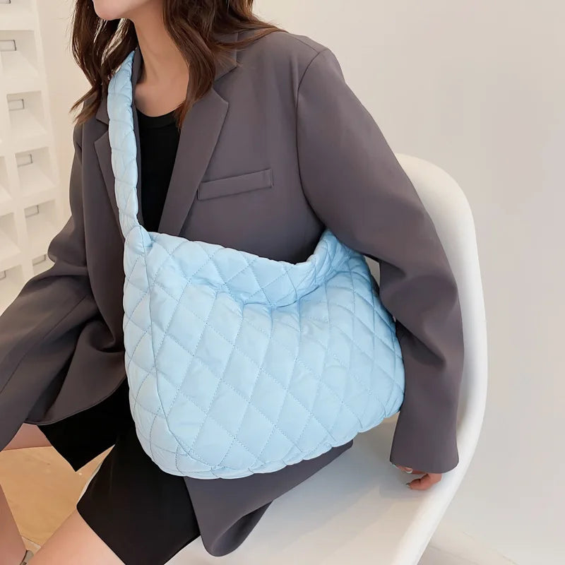 حقيبة كتف نسائية كلاسيكية من النايلون تحت الإبط حقيبة كتف نسائية كاجوال مقاومة للماء حقيبة كروس بودي للسيدات حقيبة يد مبطنة ذات سعة كبيرة