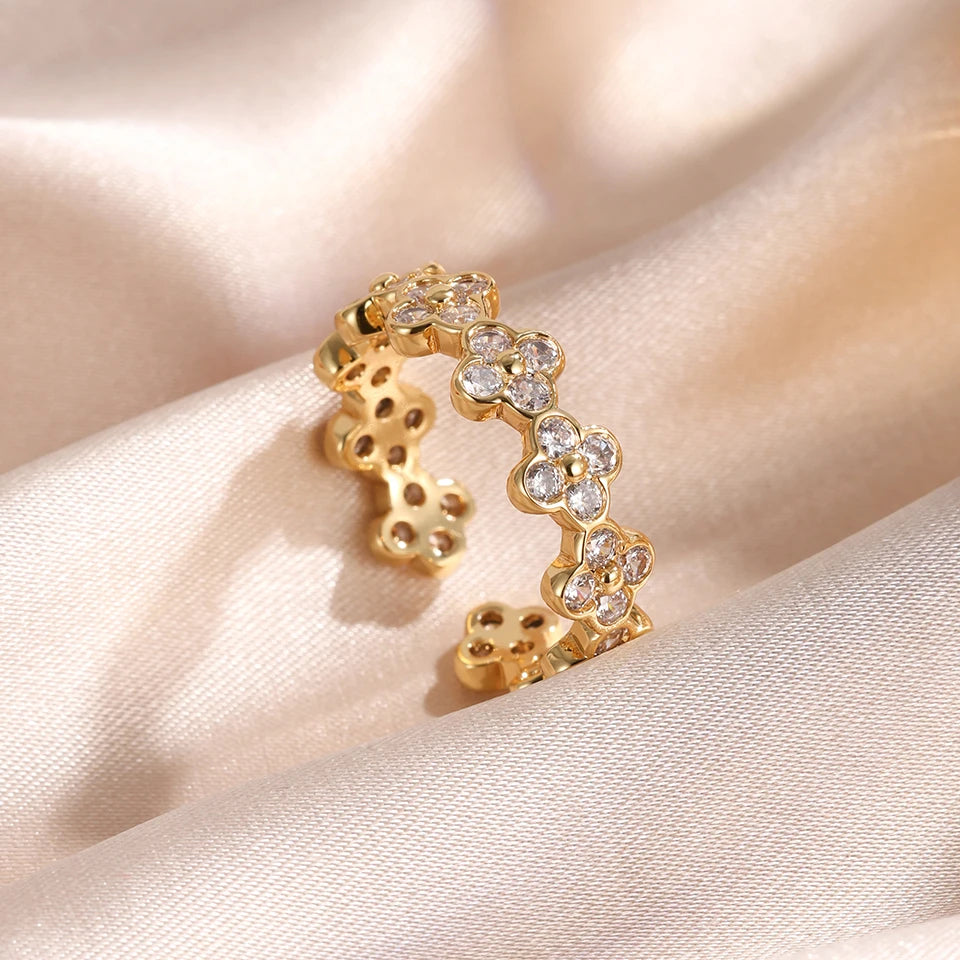 مجموعة خواتم زركون بتصميم زهرة رباعية الأوراق من يوبسك، قطعتان، مصنوعة من الفولاذ المقاوم للصدأ، هدية مثالية للخطوبة