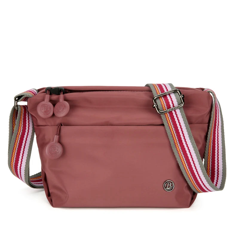 حقيبة كروسبودي نسائية من النايلون فائق الخفة، بحزام عريض قابل للتعديل، وخفيفة الوزن، مزودة بسحاب إغلاق، حقيبة أنيقة للمراسلة