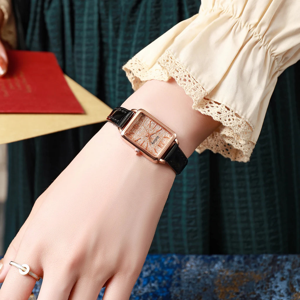 ساعة كوارتز بسيطة وأنيقة بحزام مربع الشكل