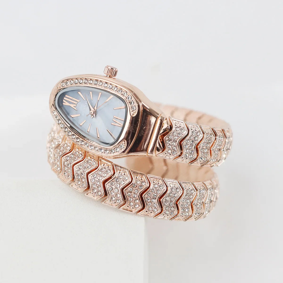 ساعات كوارتز فضية ذهبية للنساء رائجة البيع ساعة فريدة من نوعها مرصعة بالألماس بالكامل للنساء ساعة فاخرة لامعة ساعة Relogio