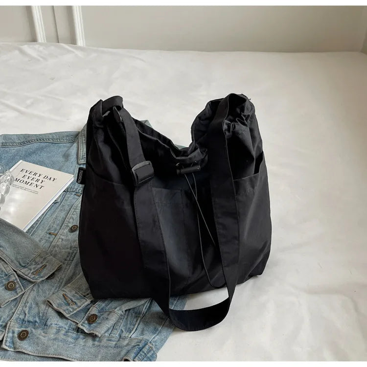 حقيبة كتف جديدة متعددة الاستخدامات ذات سعة كبيرة للنساء في الصيف، حقيبة كتف خفيفة الوزن شائعة، حقيبة يد بسيطة