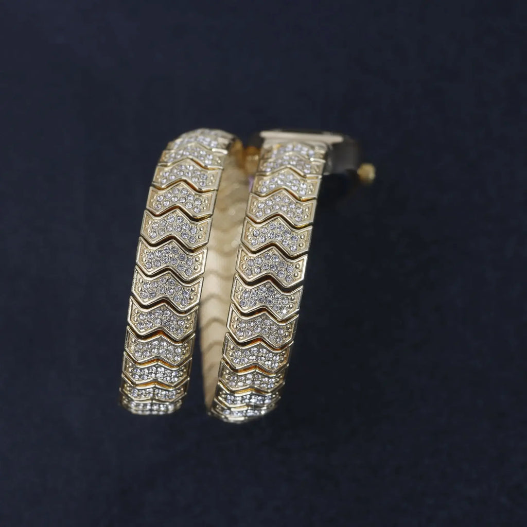 ساعات كوارتز فضية ذهبية للنساء رائجة البيع ساعة فريدة من نوعها مرصعة بالألماس بالكامل للنساء ساعة فاخرة لامعة ساعة Relogio